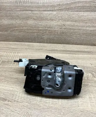 Mercedes-Benz E W212 Rear door lock A0997300635