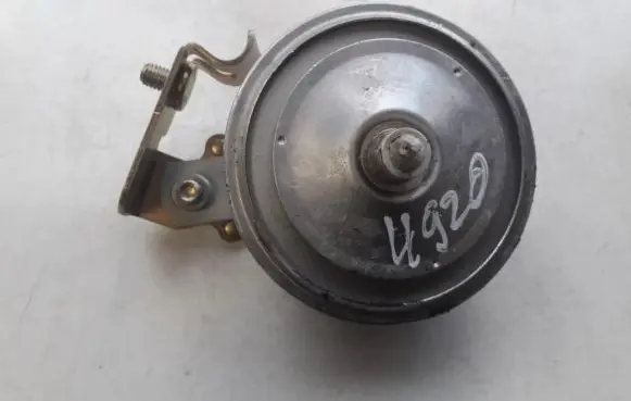 Volkswagen PASSAT B5 Horn signal a722367 ch507010105
