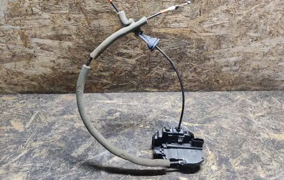 Renault Koleos I Front door lock P32M 2211I