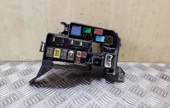 Toyota RAV 4 (XA30) Fuse module