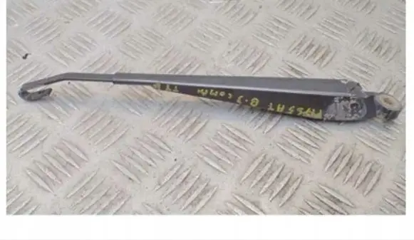 Volkswagen PASSAT B3 Rear wiper blade arm