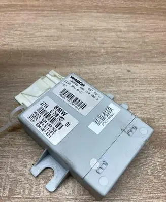 BMW 5 F10 F11 Air suspension control unit module (rear) 6798937 108922