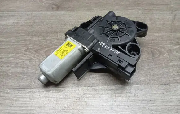Volvo XC70 Rear door window regulator motor 970714101 1174077