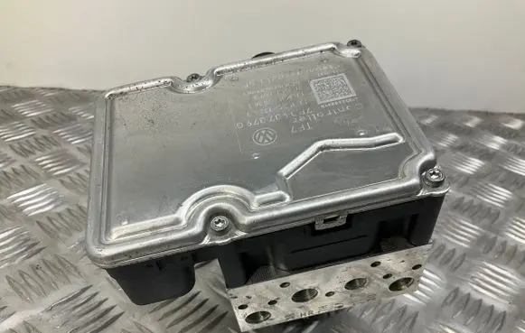 Volkswagen Touareg II ABS Pump 7P0907379G 7P0614517G
