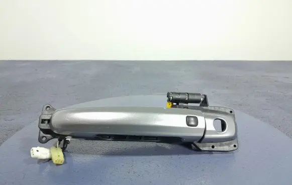 Suzuki SX4 Front door exterior handle