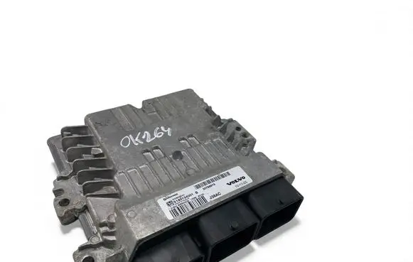 Volvo V50 Engine control unit/module ECU 30788975 S180134001B