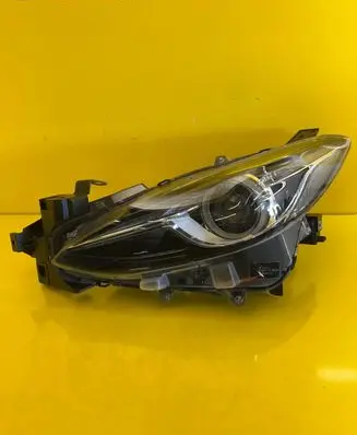 Mazda 3 III Headlight/headlamp BHR251040
