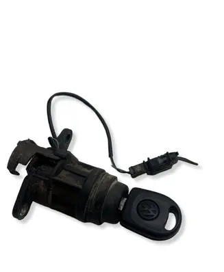Volkswagen PASSAT B4 Other exterior part 3A0827571D