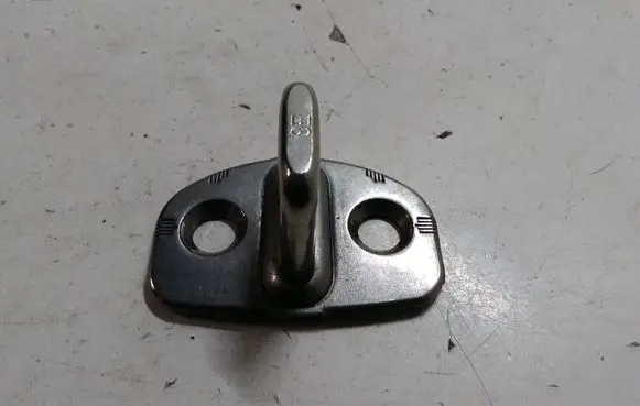 Audi A6 S6 C6 4F Rear door lock loop/hook striker 8E0837033