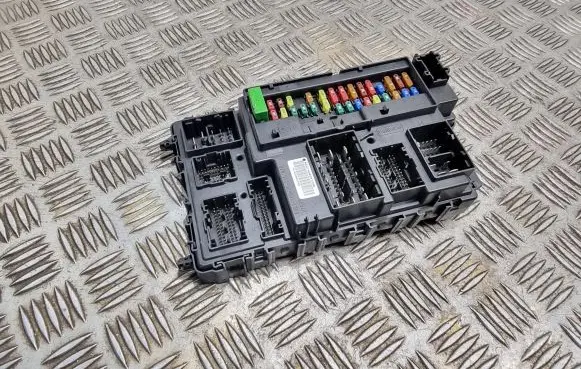 Ford S-MAX Fuse module Dg9t14b476 15153000760 A2C7438281250
