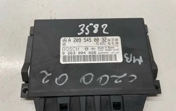 Mercedes-Benz CLK A209 C209 Parking PDC control unit/module 2095450032 A2095450032