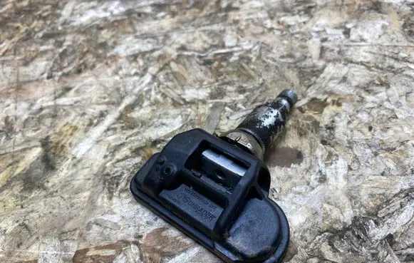 Mercedes-Benz S AMG W220 Tire pressure sensor A0009050030