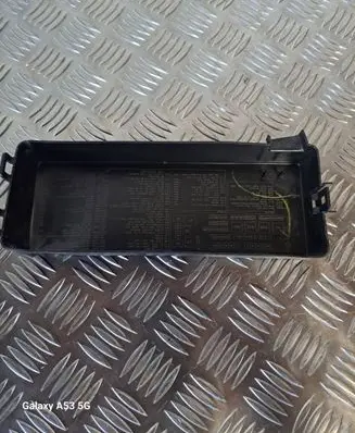 Dodge Challenger Fuse box cover 