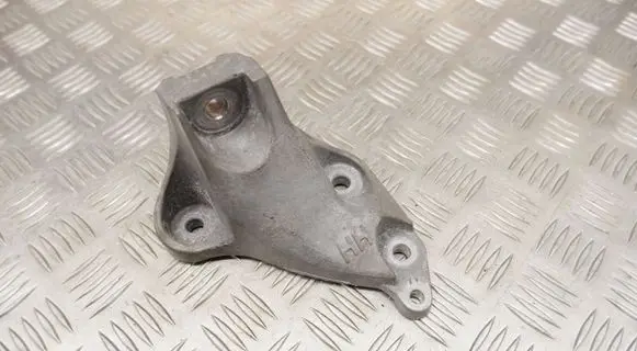 Toyota Highlander XU70 Engine mounting bracket 12311F0120