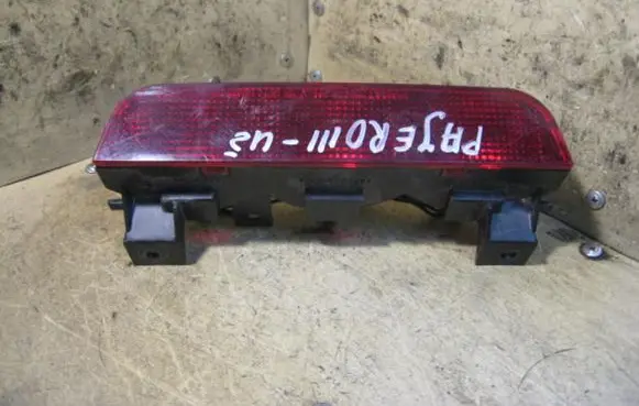 Mitsubishi Pajero Sport I Third/center stoplight P0223A