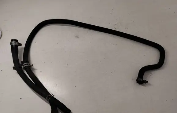 Mercedes-Benz Vito Viano W639 Engine coolant pipe/hose