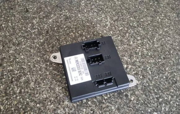 Mercedes-Benz E W211 Other control units/modules 2115452132