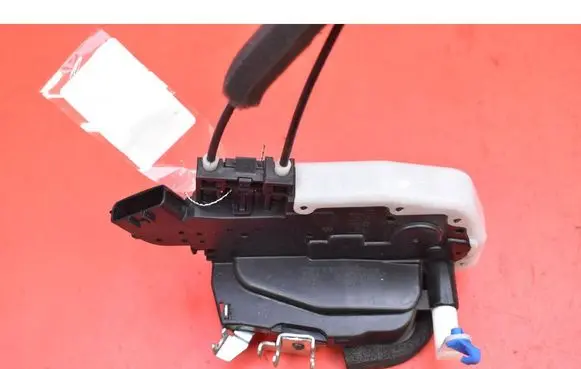 Nissan Micra Front door lock G83-13420