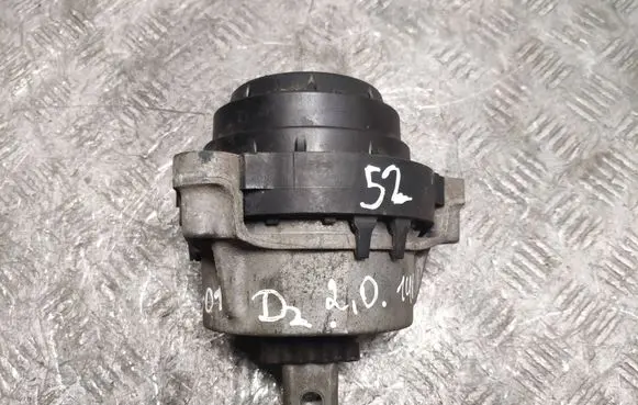 BMW X3 G01 Engine mount bracket 8482772 848277201