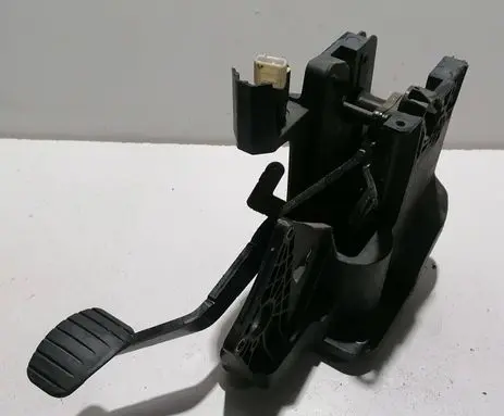 Renault Twingo III Brake pedal 465014775R 170110724 A0000000001