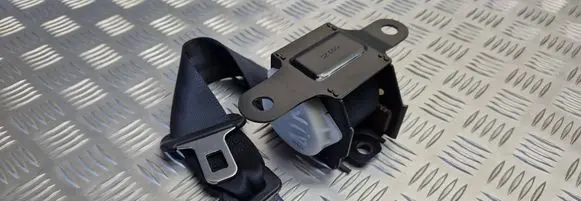 Nissan Almera N16 Middle seatbelt (rear) 030401C58