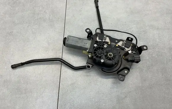 Volkswagen Golf VI Folding roof motor 