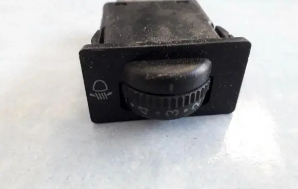 Toyota Avensis T250 Headlight level height control switch