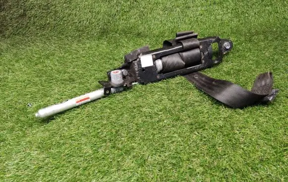 Volvo C30 Front seatbelt 31267314
