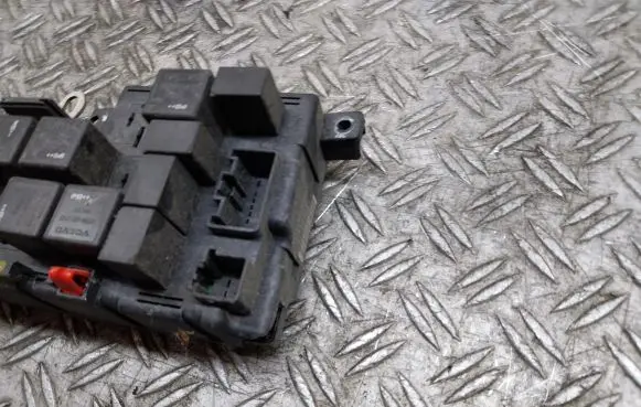 Volvo S60 Fuse module