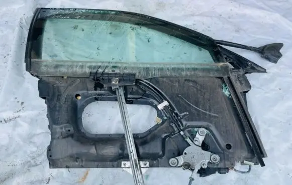 Audi A6 S6 C4 4A Front door window/glass frame 