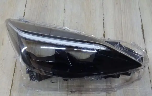 Toyota Yaris Headlight/headlamp