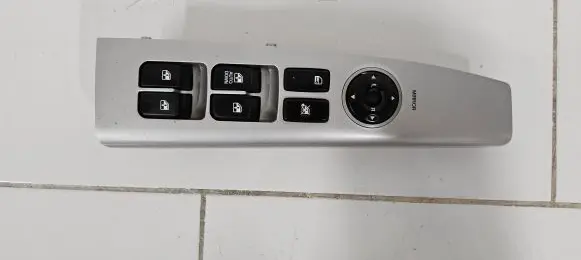 Hyundai Santa Fe Electric window control switch 935702B000S4 20061127 GBR4680