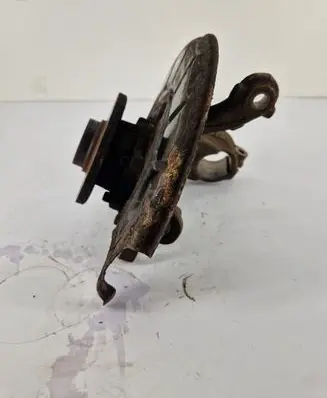 Volkswagen Touran I Front wheel hub 