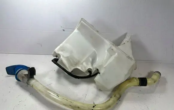 Volkswagen Multivan T5 Windshield washer fluid reservoir/tank