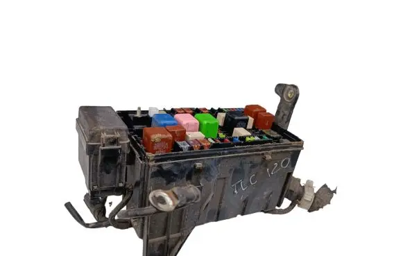 Toyota Land Cruiser (J120) Fuse module