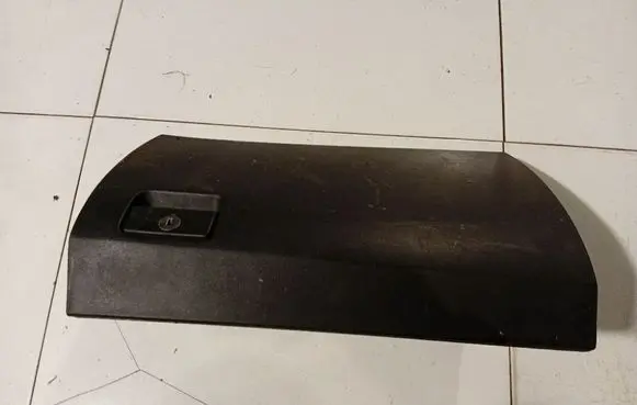 Toyota Avensis T270 Glove box 5555005100 55550-05100