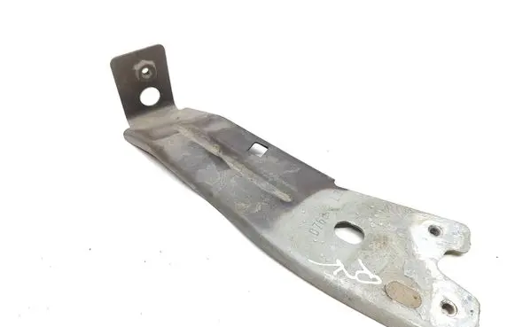 Maserati Ghibli Fender mounting bracket