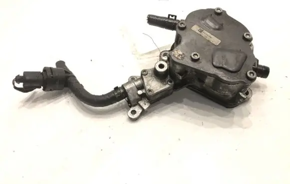 Volkswagen PASSAT B6 Vacuum pump 