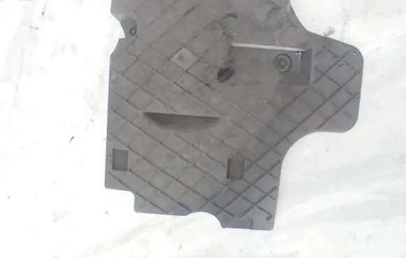 Mercedes-Benz E W212 Timing belt guard (cover) A6510100867