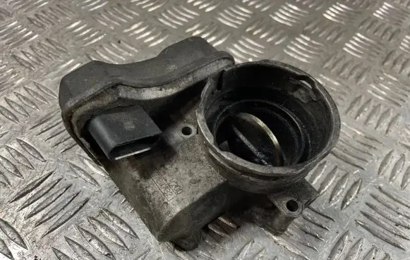 Volkswagen PASSAT B6 Throttle valve 03G128063B