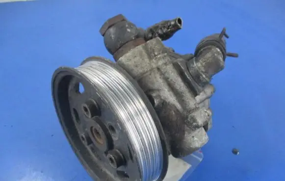 Seat Ibiza II (6k) Power steering pump