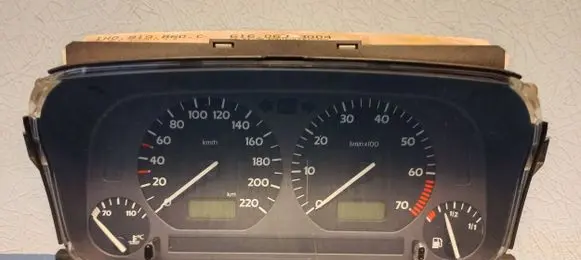 Volkswagen Golf III Speedometer (instrument cluster) 1H0919860C 6160633004 4596161348