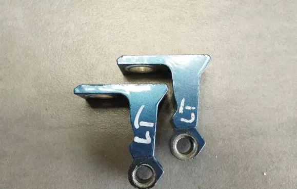 Rear door hinge set