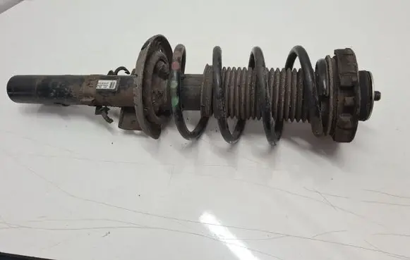 Volkswagen Polo IV 9N3 Front shock absorber/damper 6Q0413031