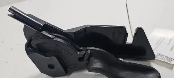 Opel Corsa D Engine bonnet (hood) release handle 13186912
