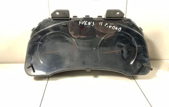 Toyota Avensis T270 Speedometer (instrument cluster) 8380005L60