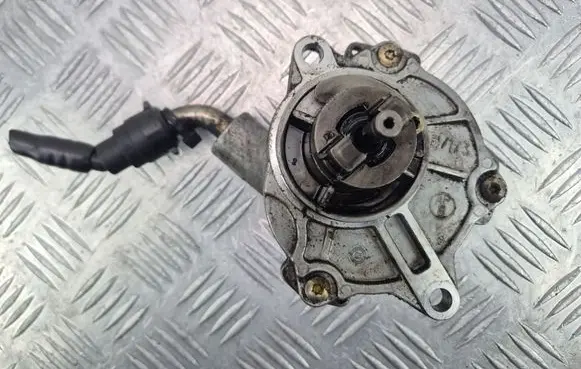 Mercedes-Benz C W203 Vacuum pump A6112300065