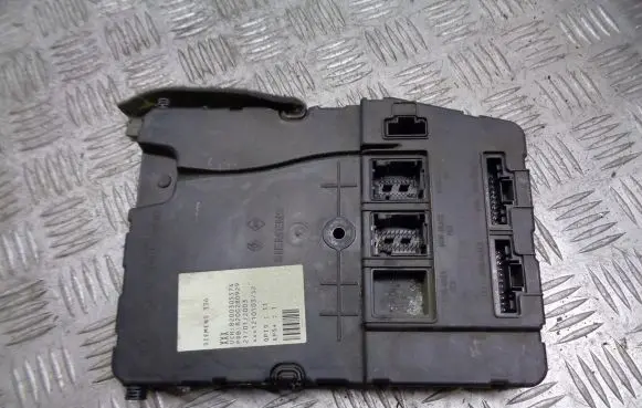 Renault Megane I High voltage junction box 8200305574