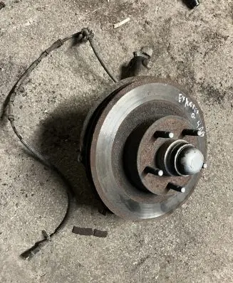Ford Explorer Front wheel hub spindle knuckle