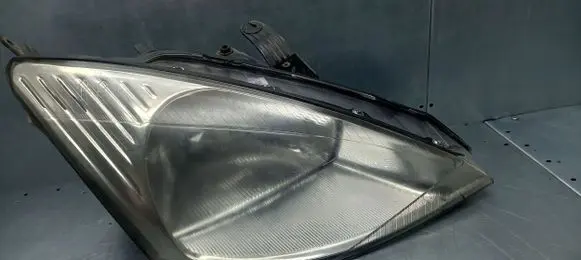 Ford Focus Front reflector 